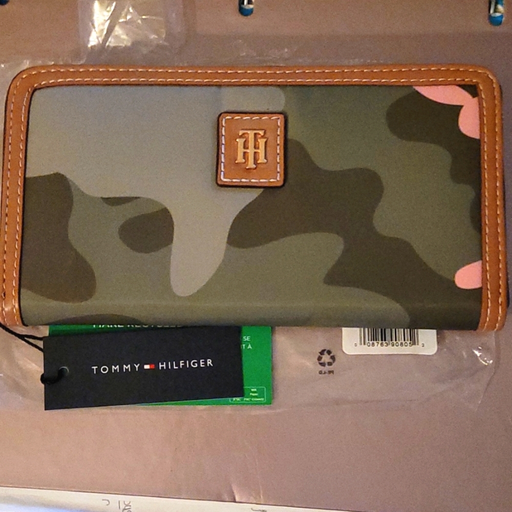 Tommy Hilfiger Wallet